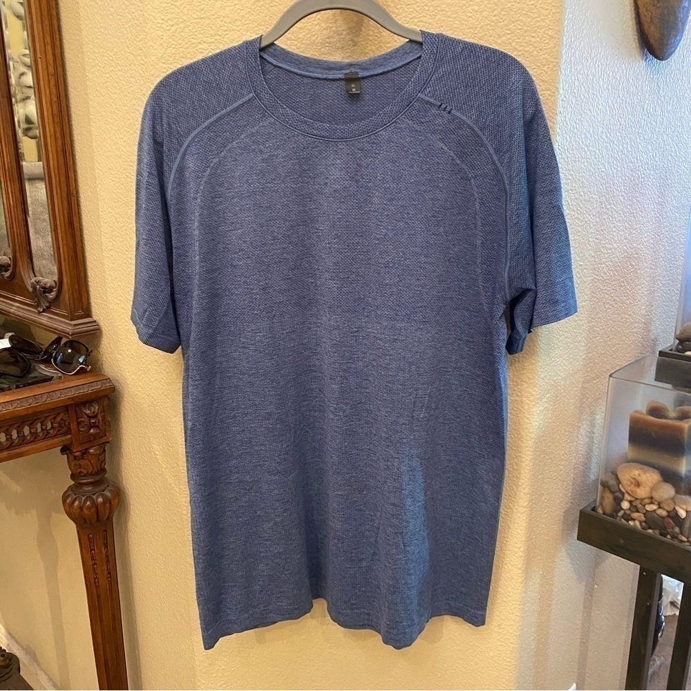 LULULEMON Men Blue Short Sleeve Athletic Top Size XL